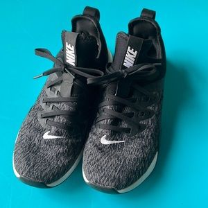 Nike women’s size 7.5 slip on elite TR running shoes
